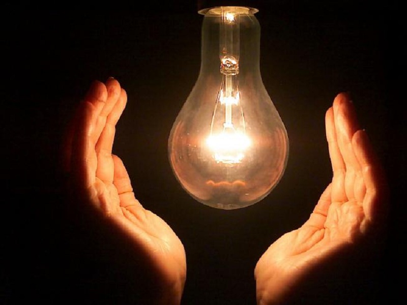 Corte masivo de luz en España: se empieza a reestrablecer el servicio