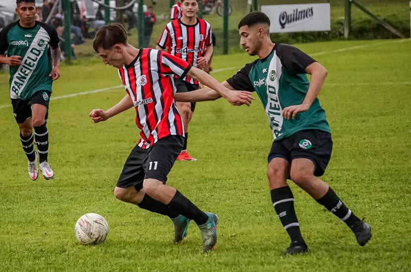 Quimes y Banfield van por la final de la Liga Marplatense de Fútbol.
