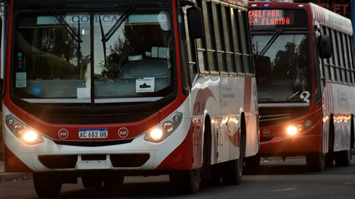 Cómo funcionarán los colectivos y taxis durante Nochebuena y Navidad.