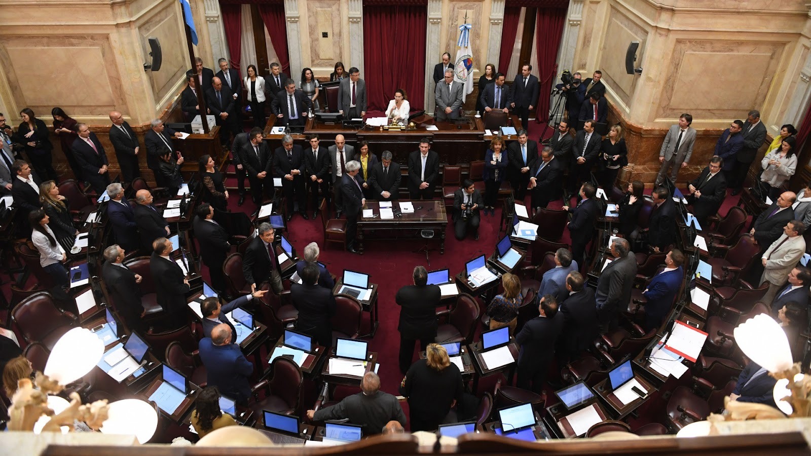 Jornada clave en el Senado: el Gobierno busca aprobar hoy el Presupuesto 2026.