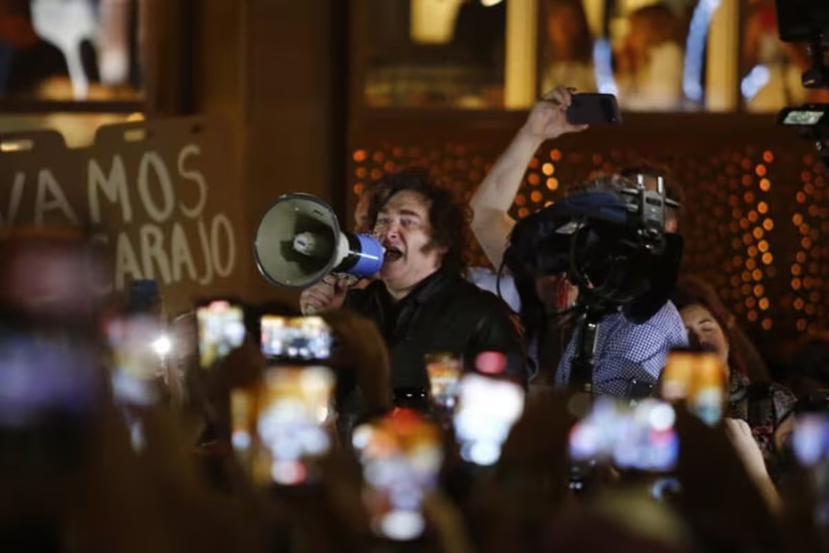 Milei prometió reformas penales, laborales y tributarias durante su primer día en Mar del Plata.