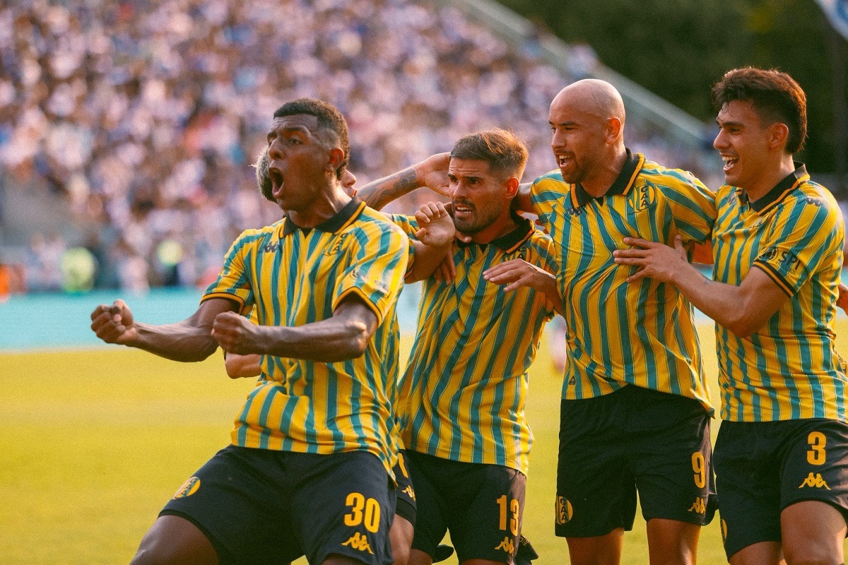 Aldosivi busca su primer triunfo ante un Tigre que empezó con todo.