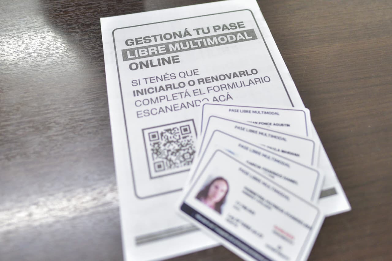 El Municipio informa el cronograma para retirar el Pase Libre Multimodal.