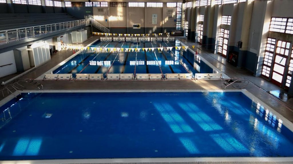 Murió un hombre de 63 años tras realizar una clase en el natatorio municipal.