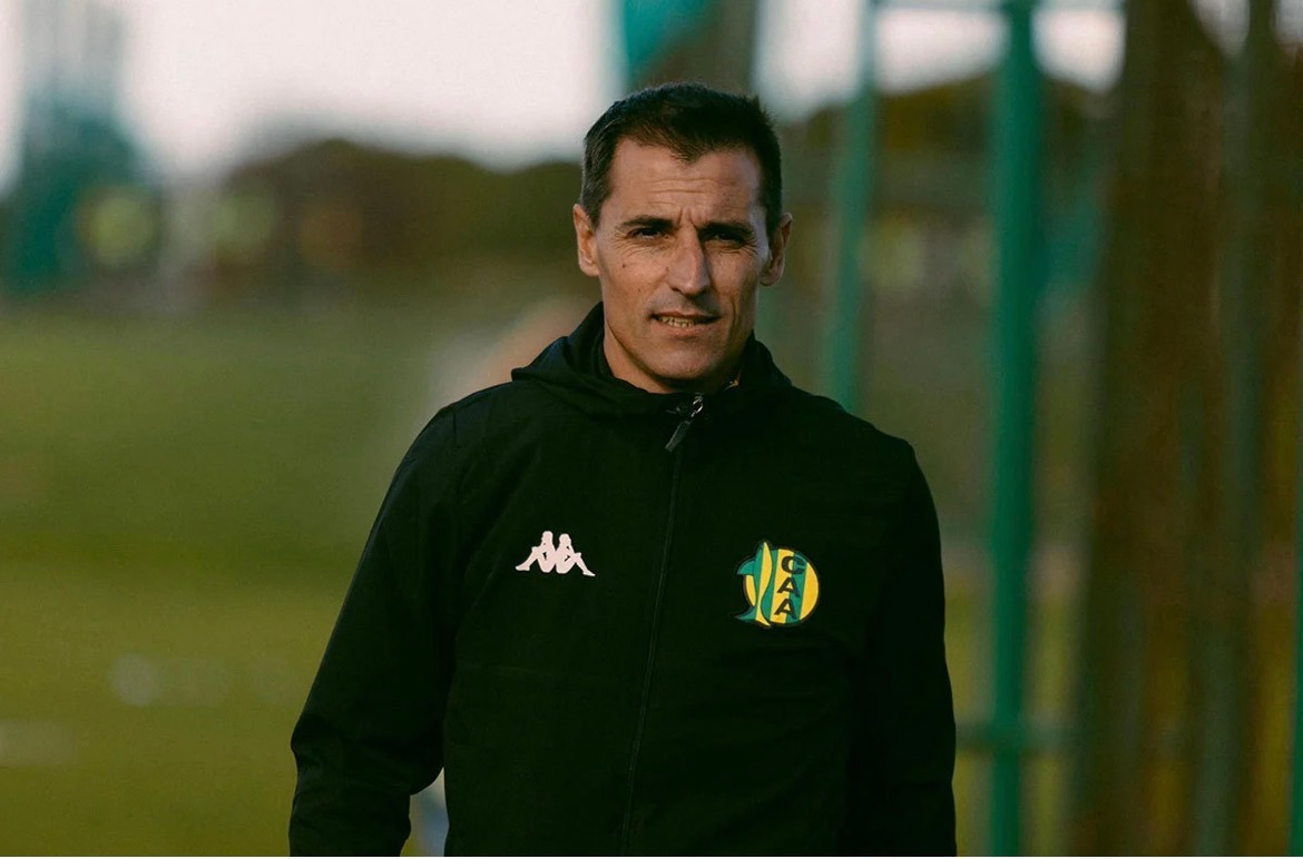 Fin de ciclo: Farré dejó de ser el técnico de Aldosivi.