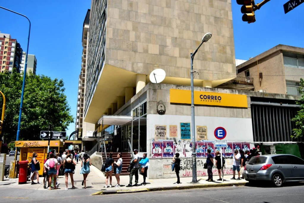 48 horas de paro en el Correo en Mar del Plata por el despido de 20 empleados.