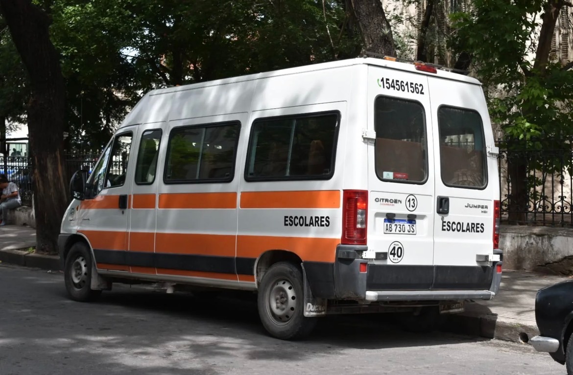 Crisis en el transporte escolar para chicos con discapacidad: conductores no pueden afrontar los costos.