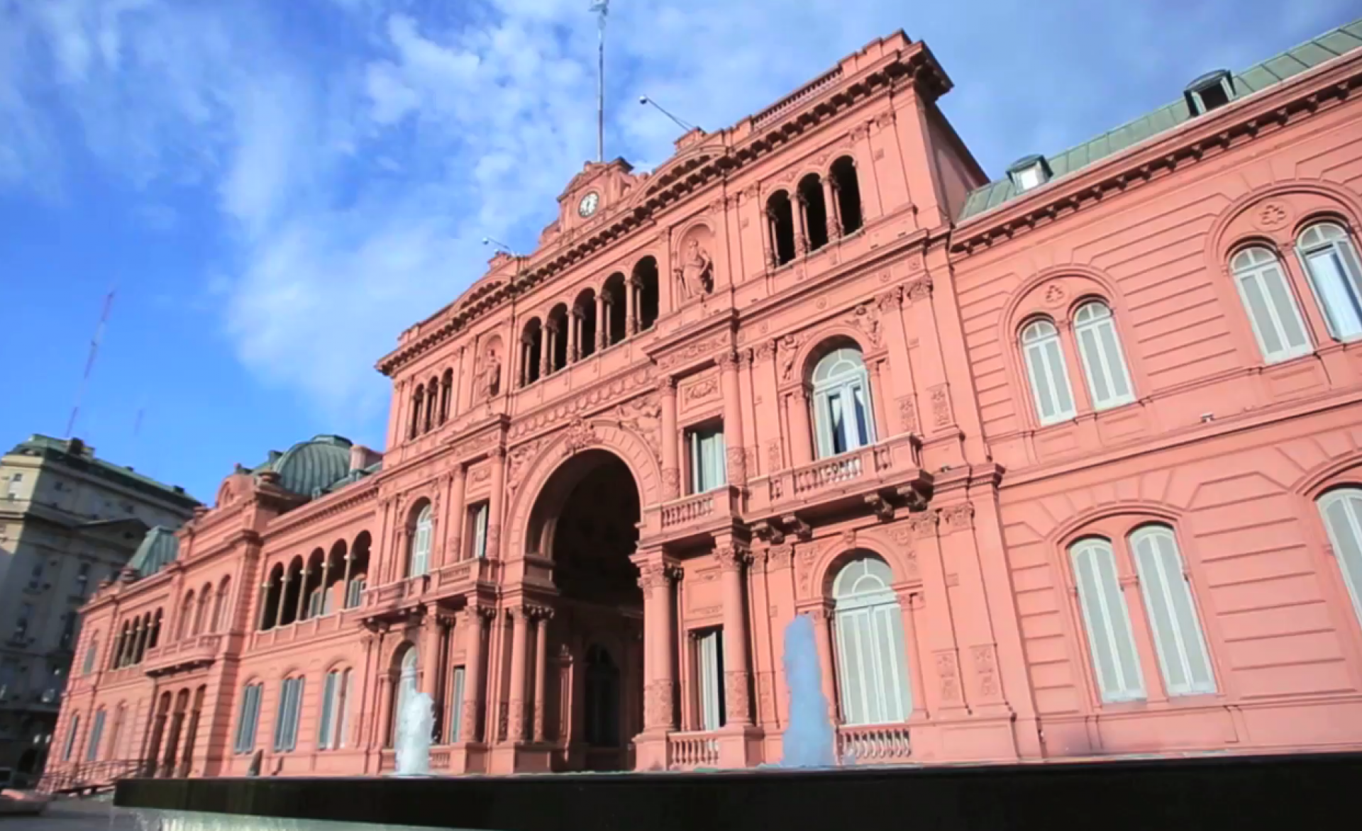 El Gobierno prohibió el ingreso de toda la prensa a Casa Rosada por primera vez en la historia.