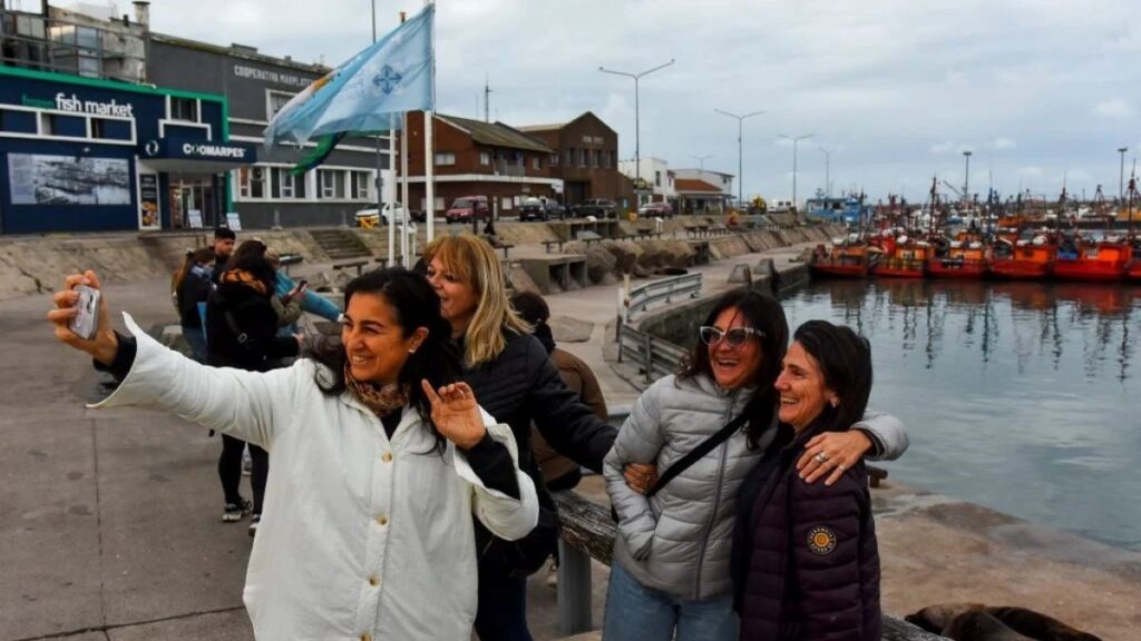 Fin de semana largo moderado en Mar del Plata: la ocupación rondó el 50%.