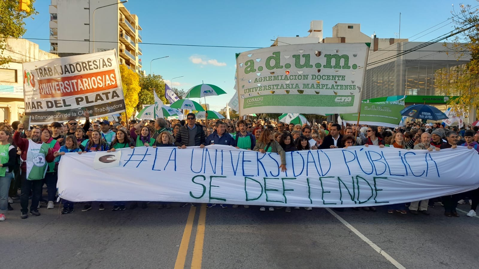 Nueva Marcha Federal Universitaria: fuerte reclamo por presupuesto y salarios.