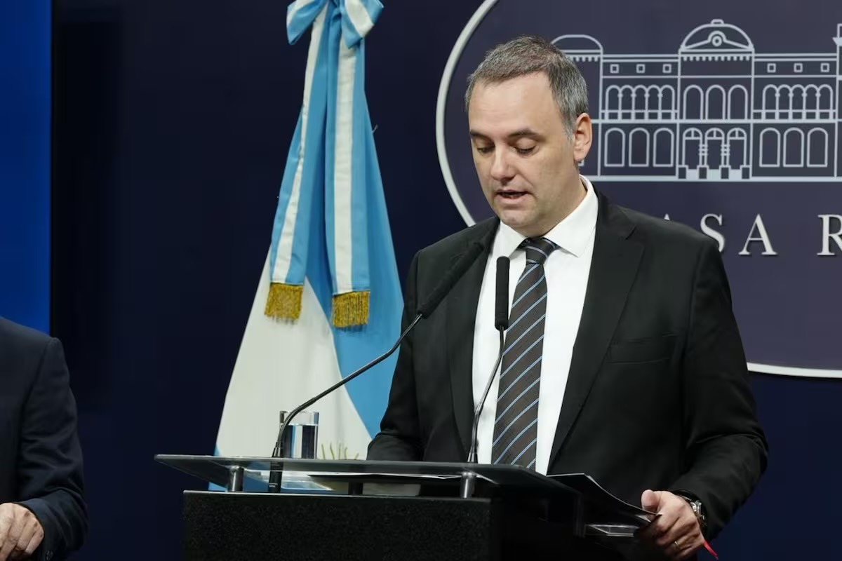 Convocaron a una sesión especial para interpelar a Adorni por su patrimonio.