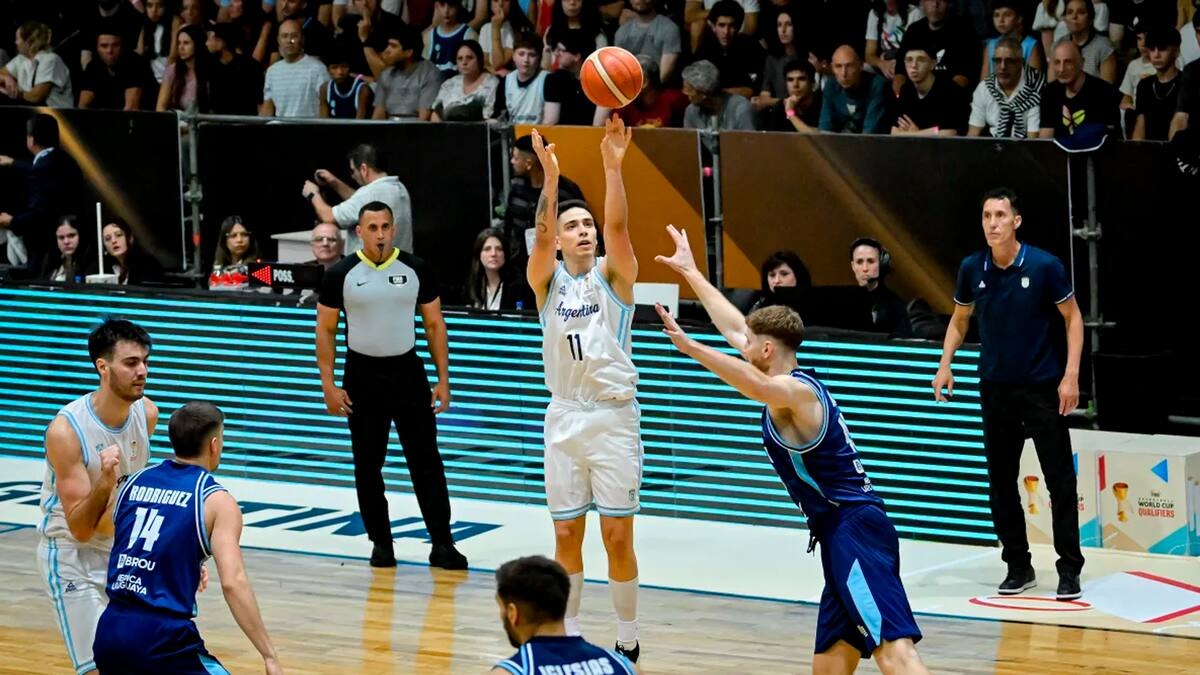 La selección de básquet define las eliminatorias para el Mundial fuera de casa.