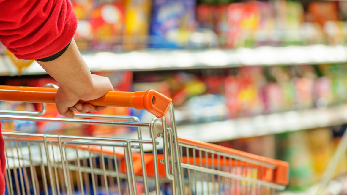 La Libertad Avanza busca eliminar una ley que protege al comercio minorista.