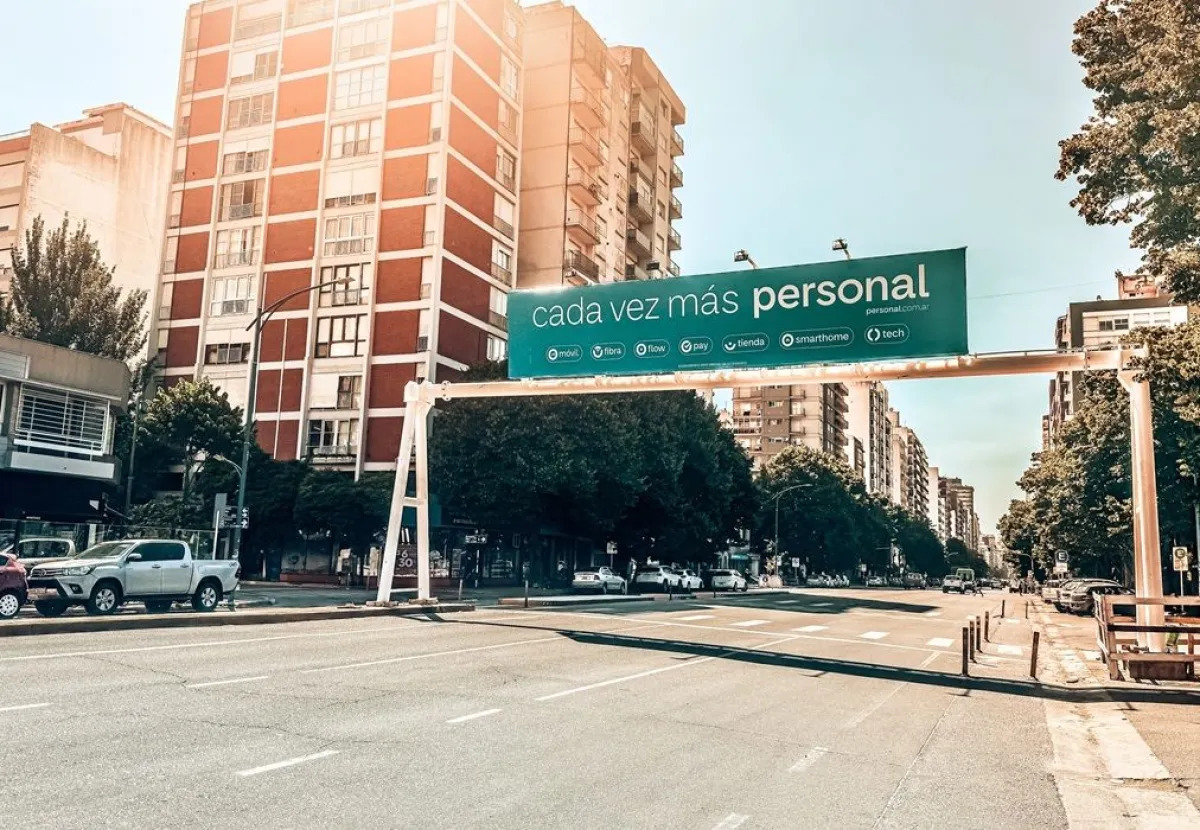 Polémica en Colón y Mitre: publicidad sin cámaras a casi cinco meses de su instalación.