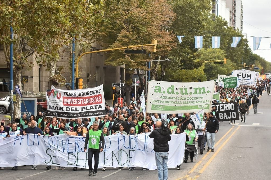 Paritarias universitarias: docentes marplatenses aceptarían la oferta salarial del 21,33%.