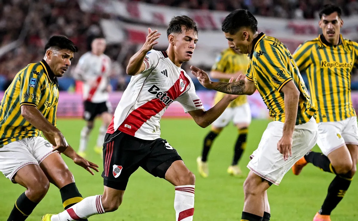 Aldosivi enfrenta a River por los 16avos de la Copa Argentina.