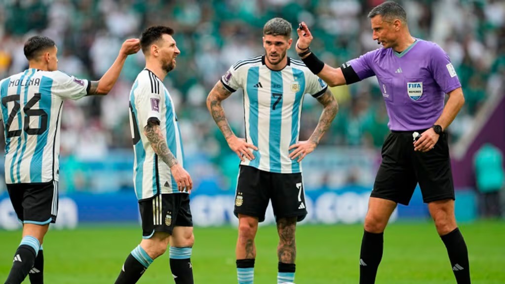 ¿Quién es Slavko Vincic? El árbitro de la final entre Argentina y España.