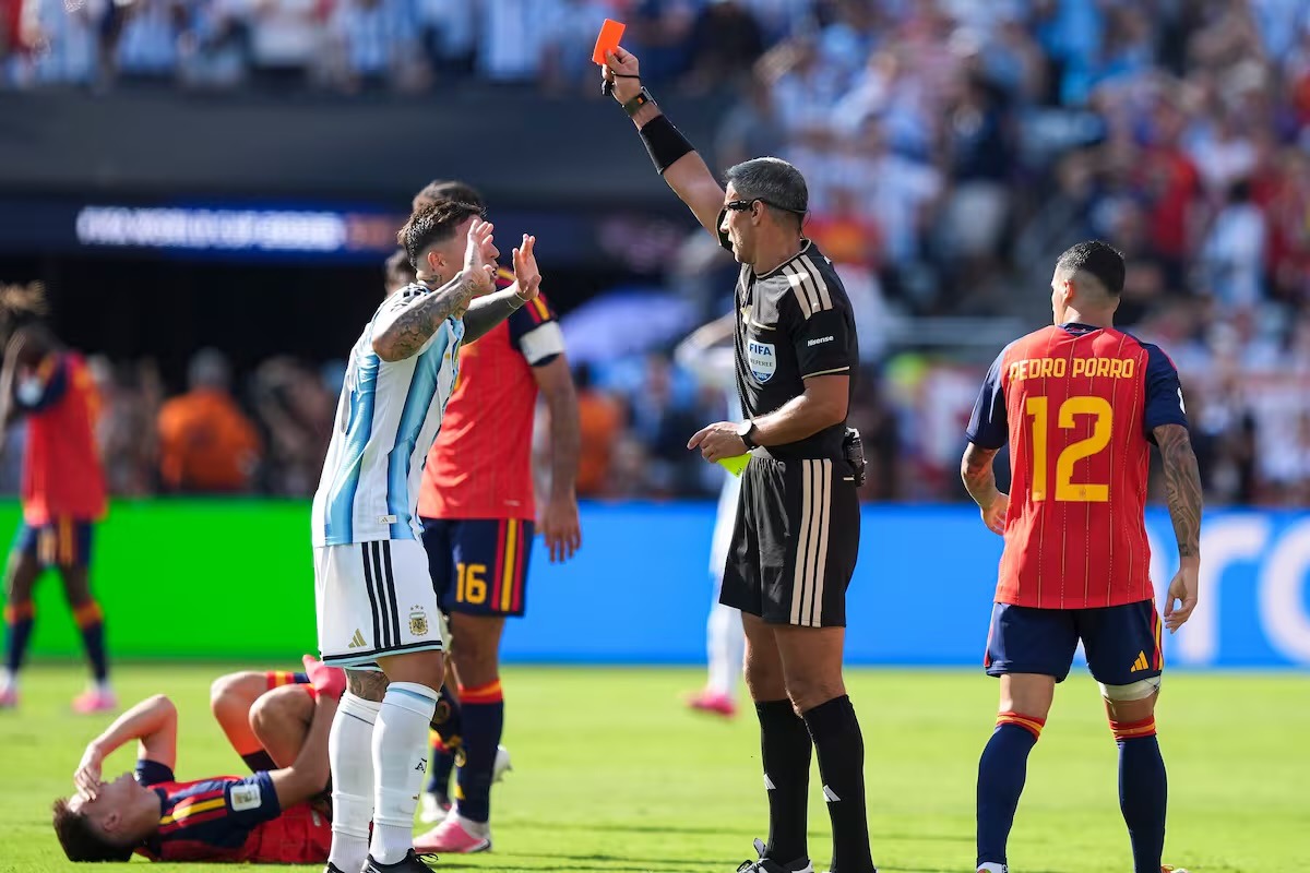 La campaña antiargentina ya no habla de fútbol: ¿a quién responde?
