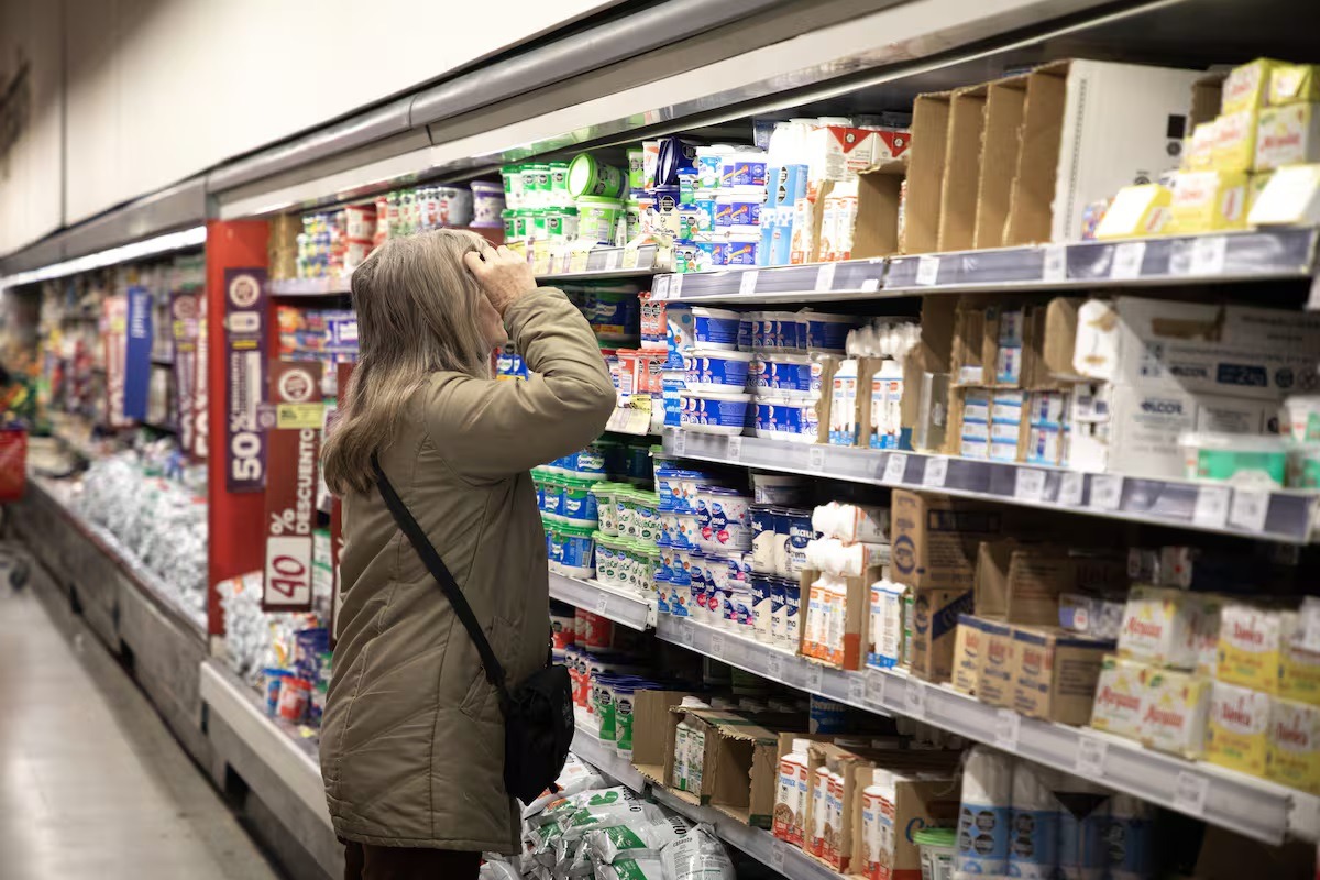 La caída del consumo se profundiza por sexto mes consecutivo.