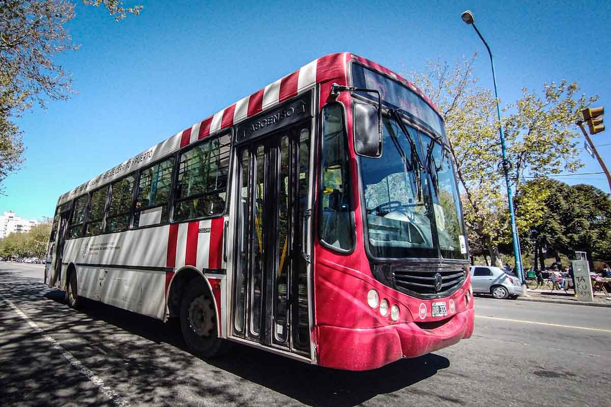 Pliego de transporte: el costo de los refugios de colectivos se incorporará a la tarifa.
