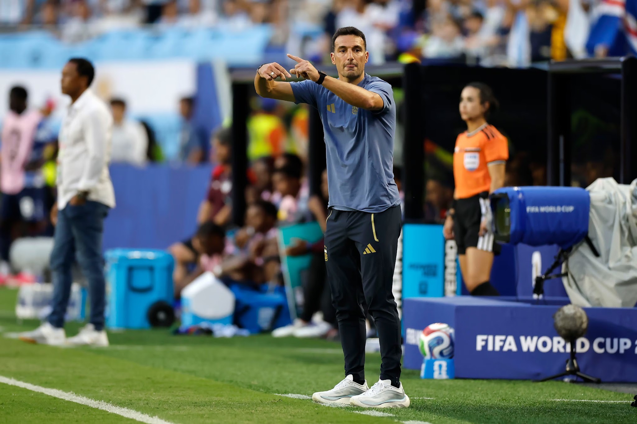 Scaloni prepara cambios para enfrentar a Inglaterra.