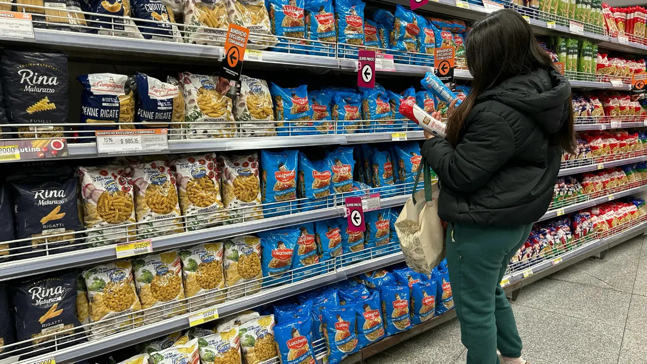La inflación volvió a subir en julio y quedó lejos de la promesa del Gobierno para el segundo semestre