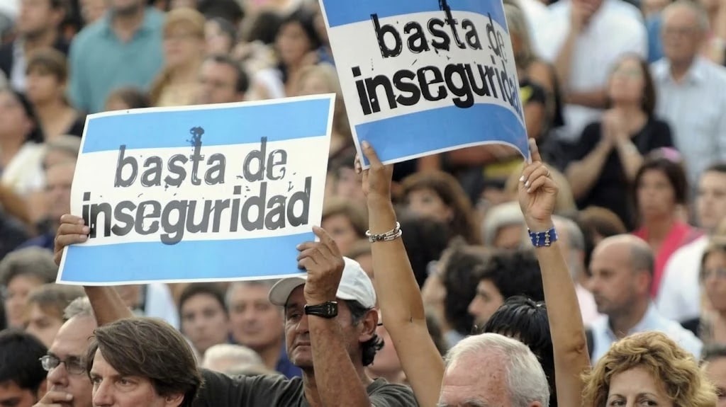 Empresarios, gremios y profesionales reclaman que la seguridad sea una política de Estado.