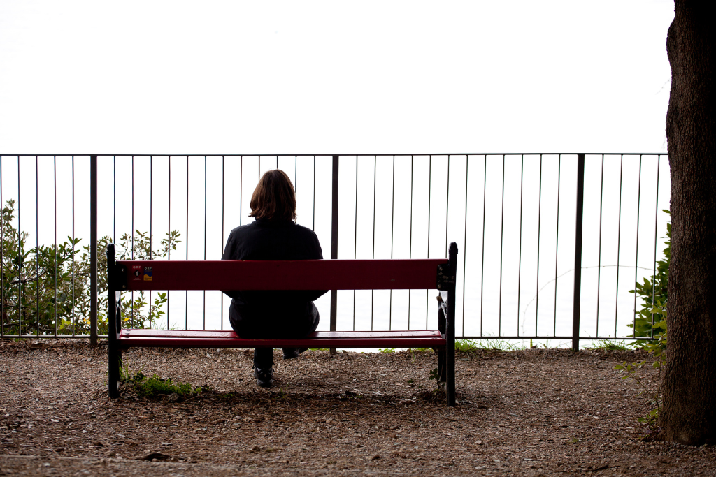 La soledad, un problema que impacta en la salud física y mental.