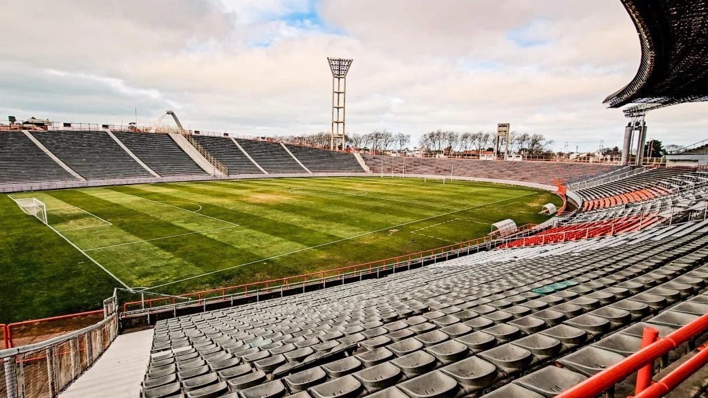 Denuncian a Minella Stadium por estafa e insolvencia fraudulenta.