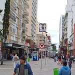 Mar del Plata quedó relegada en un ranking sobre las facilidades para abrir comercios